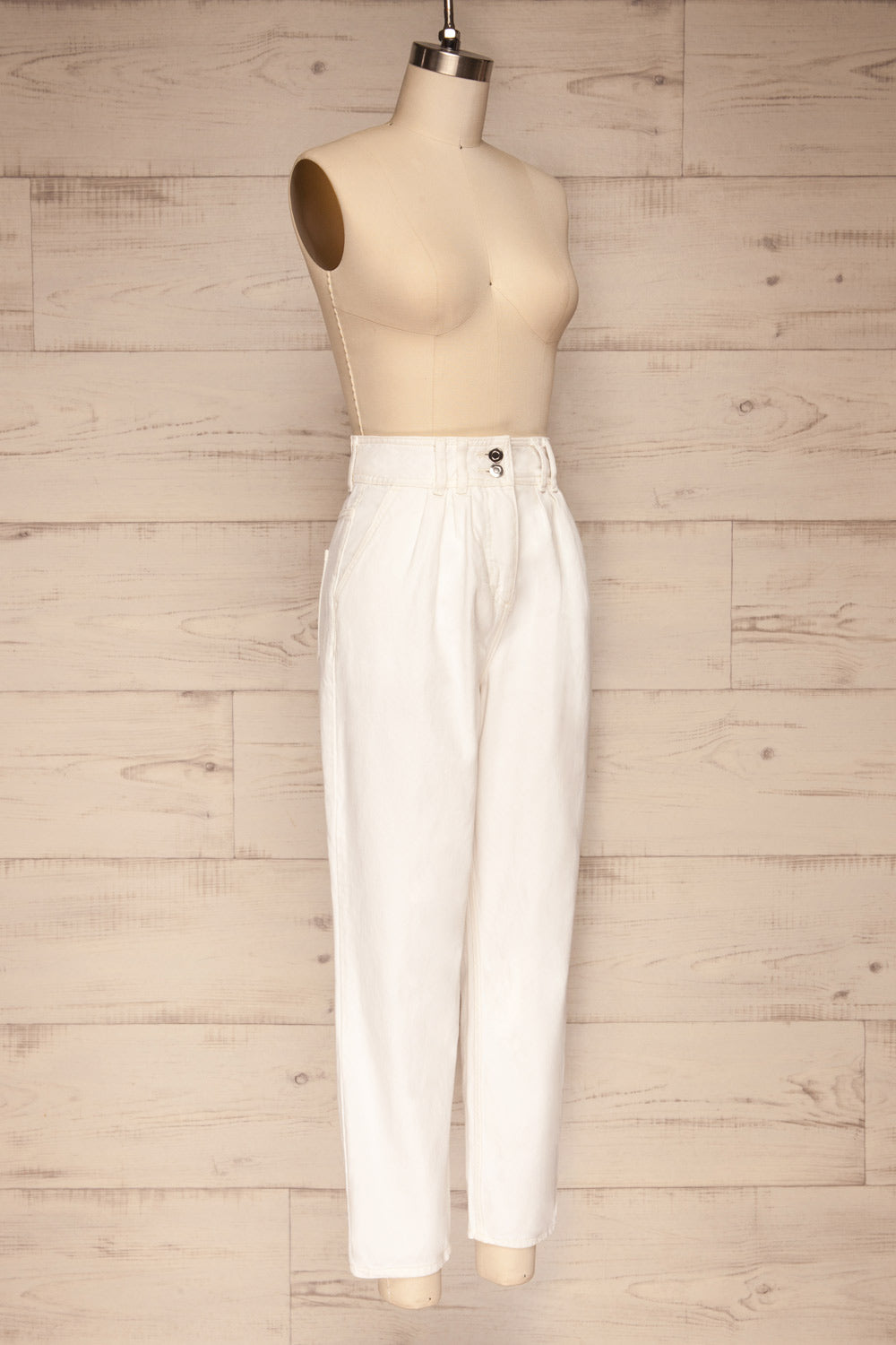 Ravenna White Mom Jeans w/ Pockets | La petite garçonne side vieww