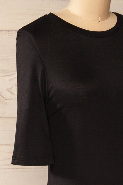 Renaix Black Fitted T-Shirt | La petite garçonne side close-up