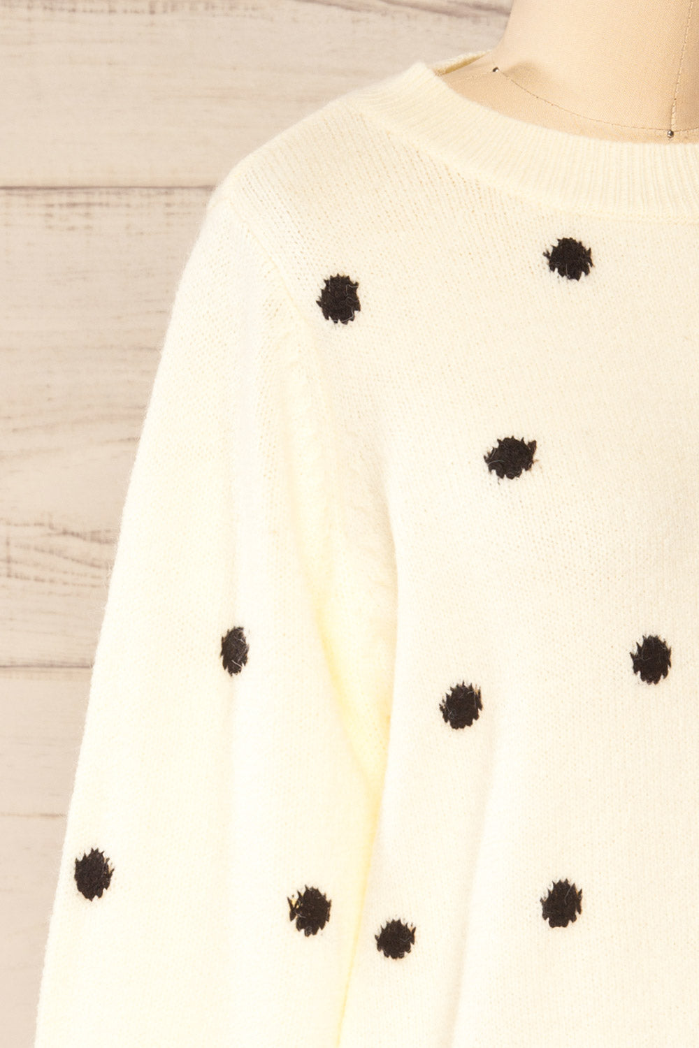 Resen Cream White Polka Dot Knitted Top | La petite garçonne side close-up