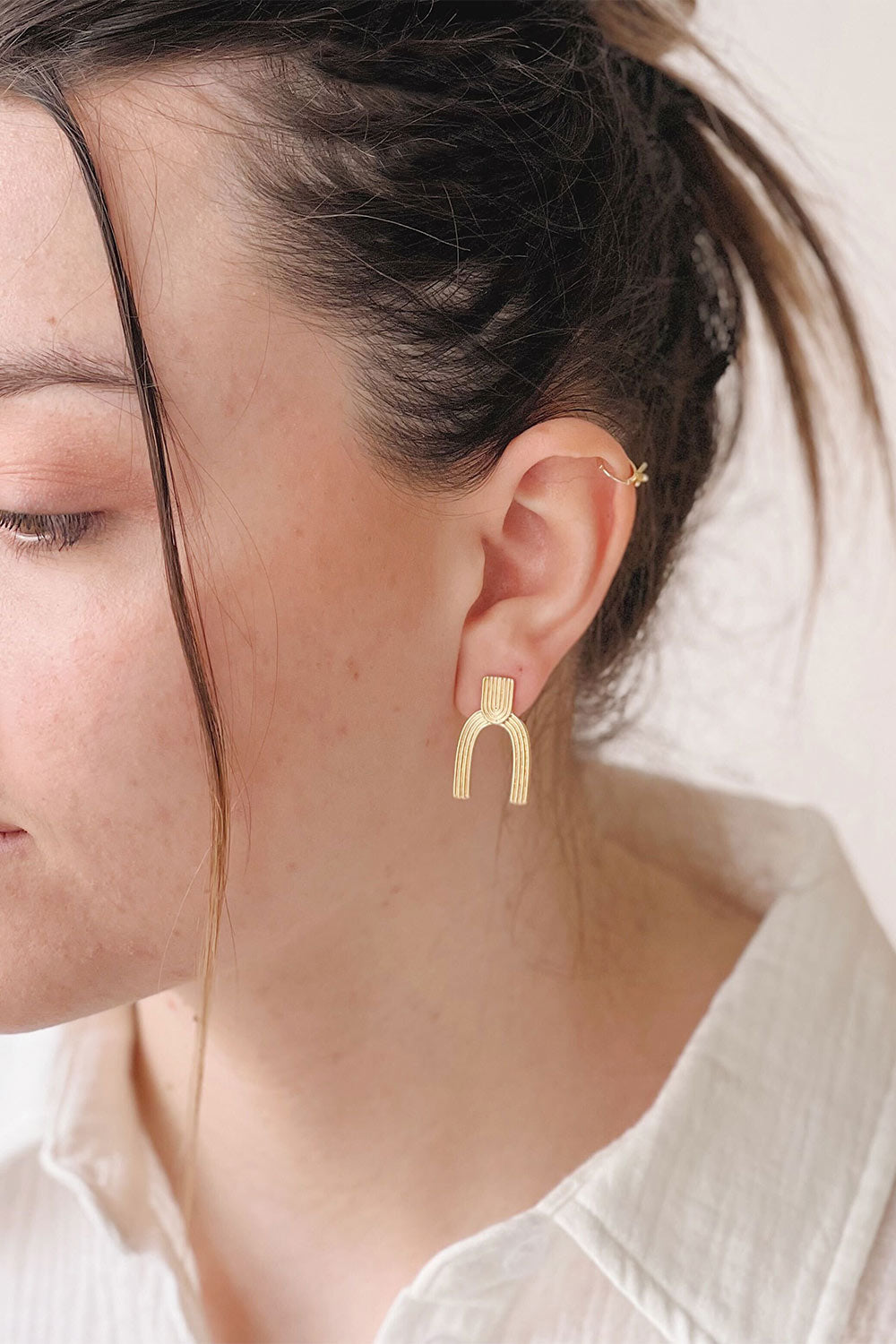 Ronwe Gold Engraved Pendant Earrings | La petite garçonne on model