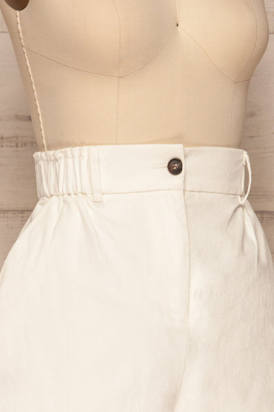 Ropsha White Cotton High-Waisted Shorts side close up | La petite garçonne