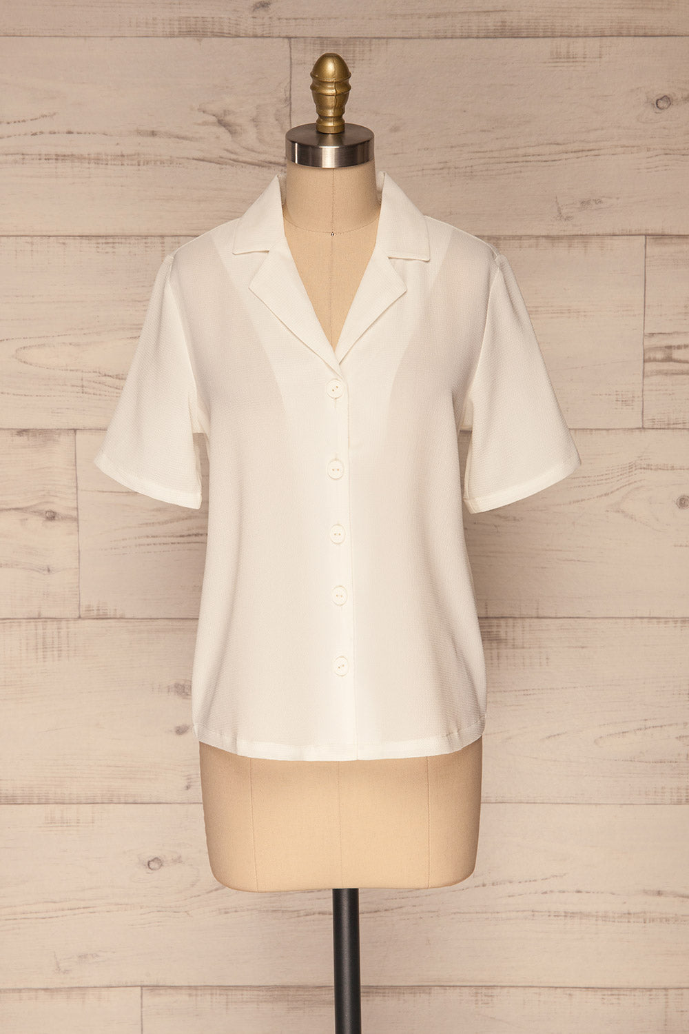 Rosarno White Crepe Short Sleeved Shirt | La petite garçonne front view 