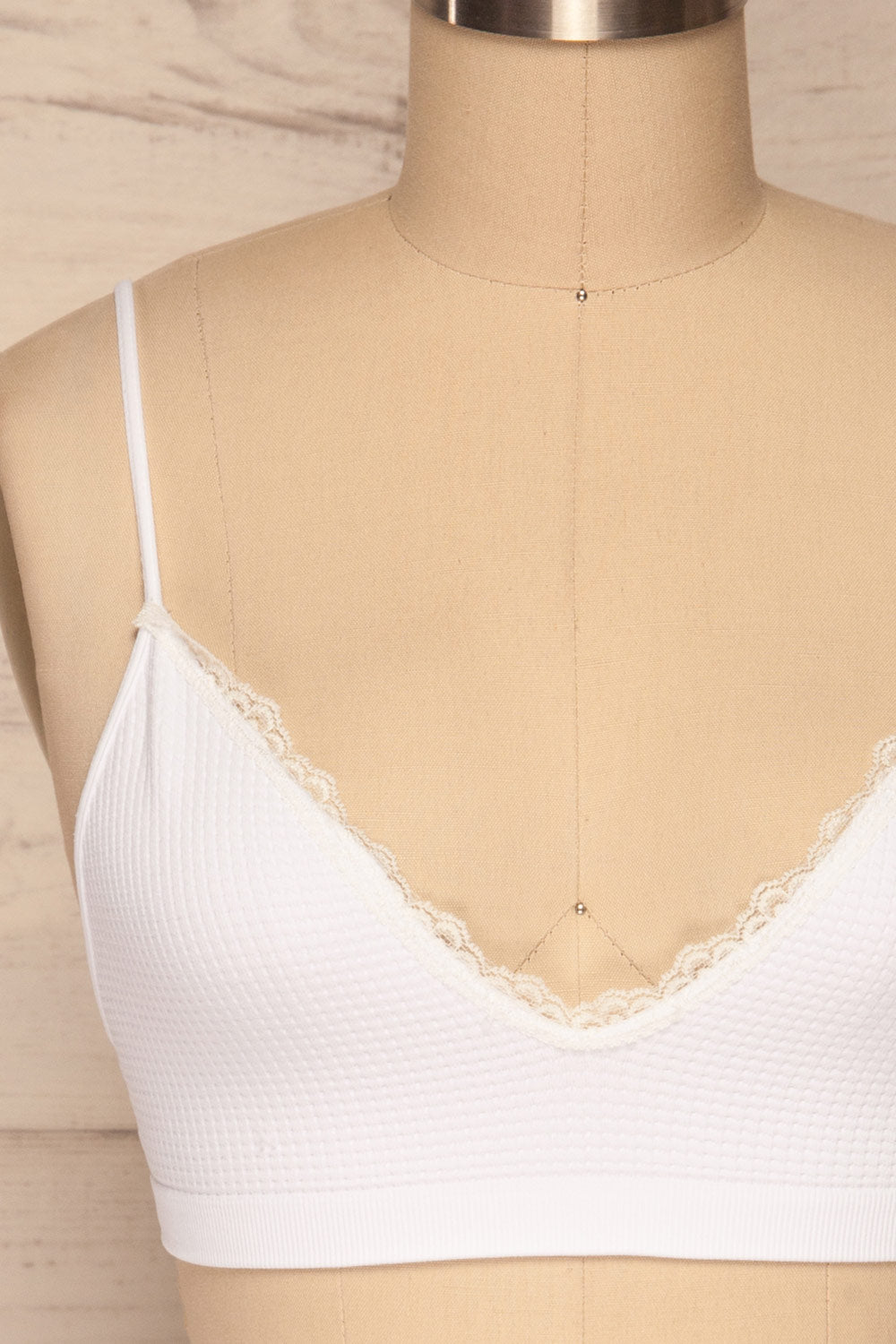 Rumia White Lace Neckline Bralette | La petite garçonne front close up