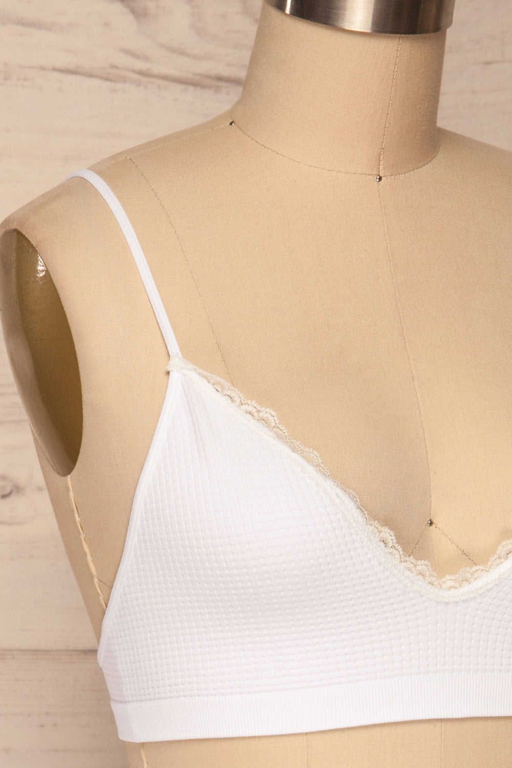 Rumia White Lace Neckline Bralette | La petite garçonne side close up