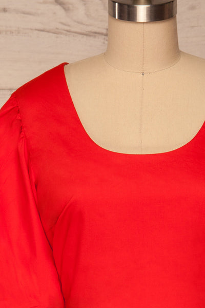 Rydzyna Red Short-Sleeved Crop Top | La petite garçonne front close up