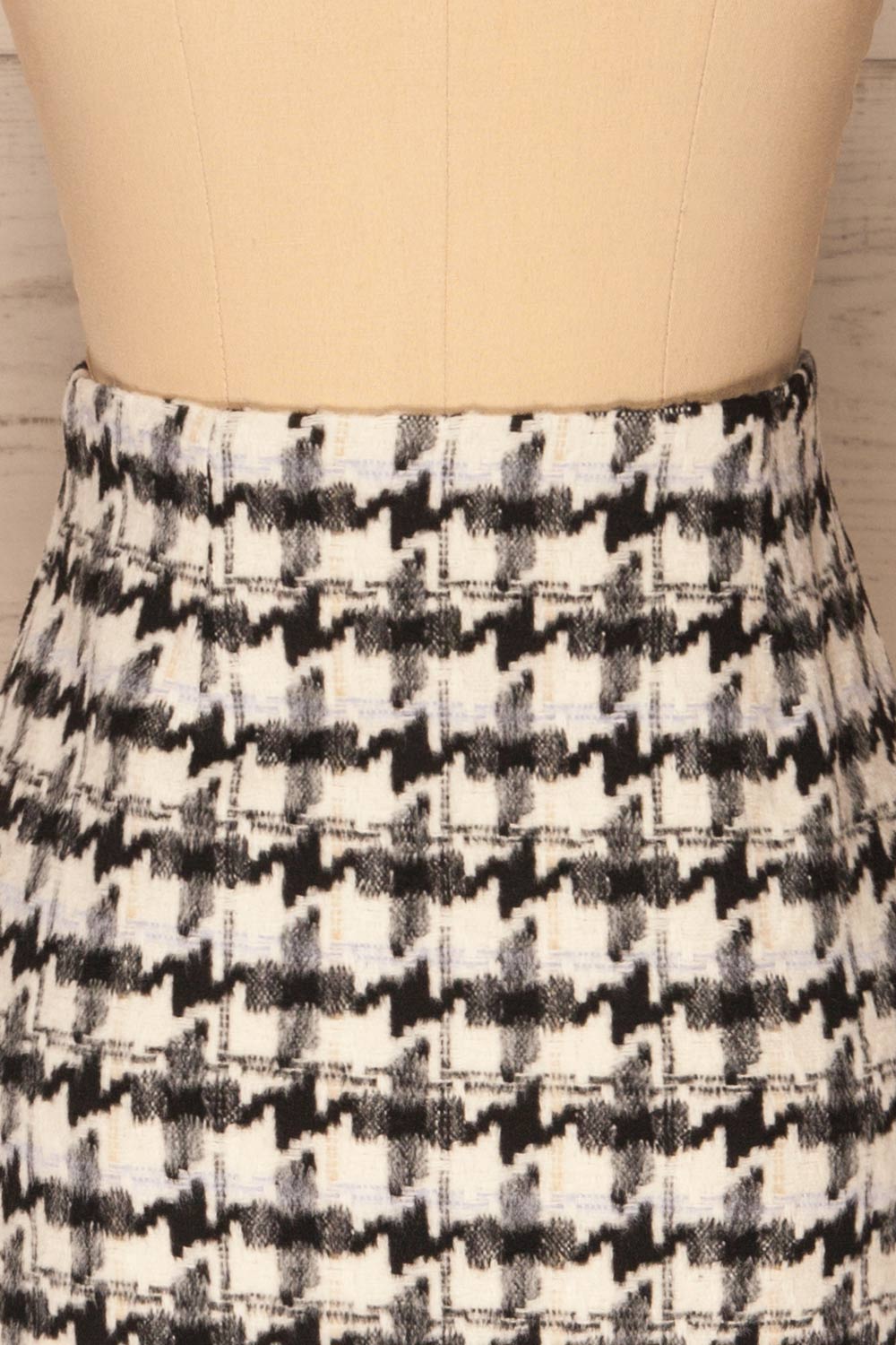 Sadie Black Short Houndstooth Skirt | La petite garçonne back close-up