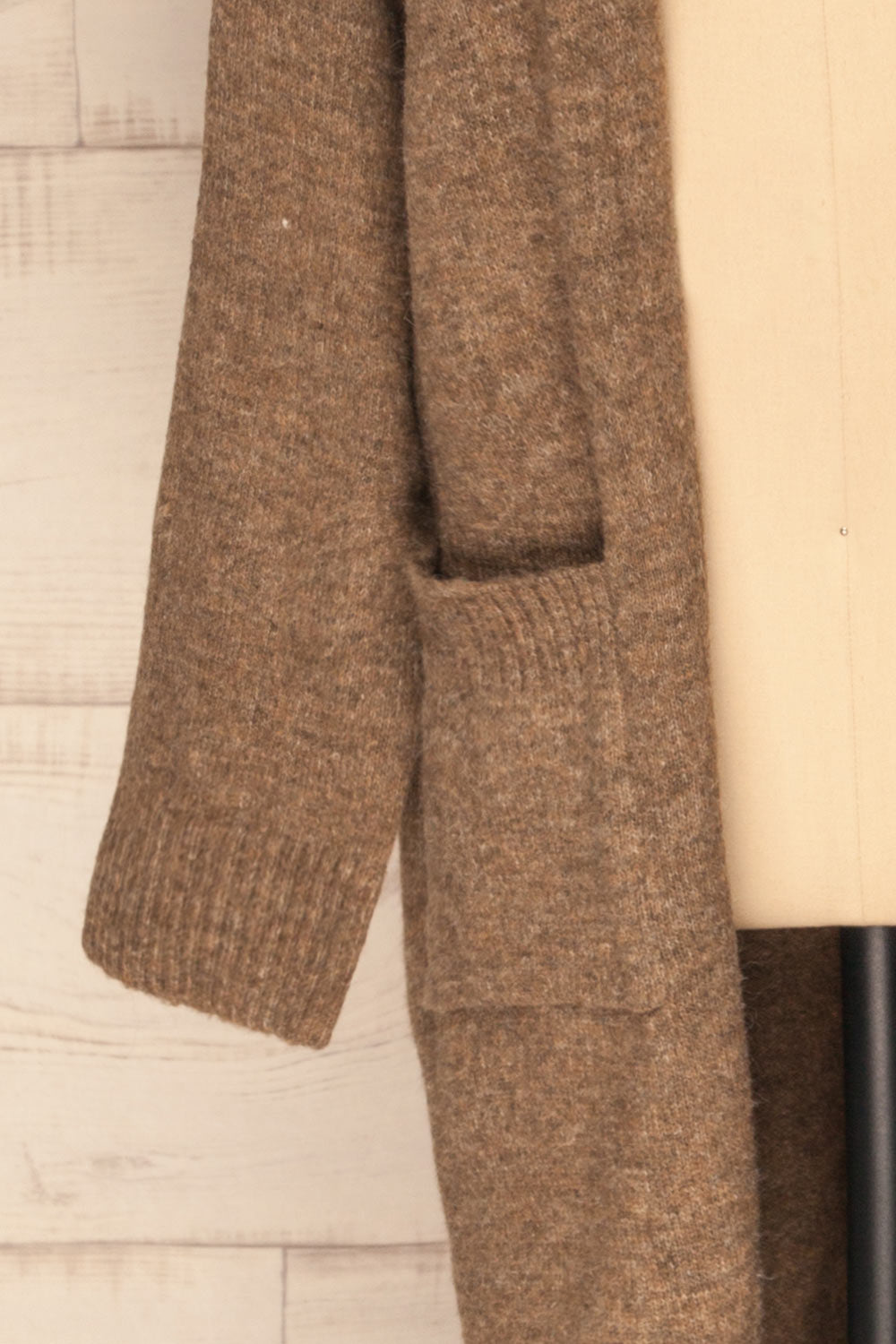 Saracena Taupe Knit Long Cardigan | La Petite Garçonne sleeve close-up