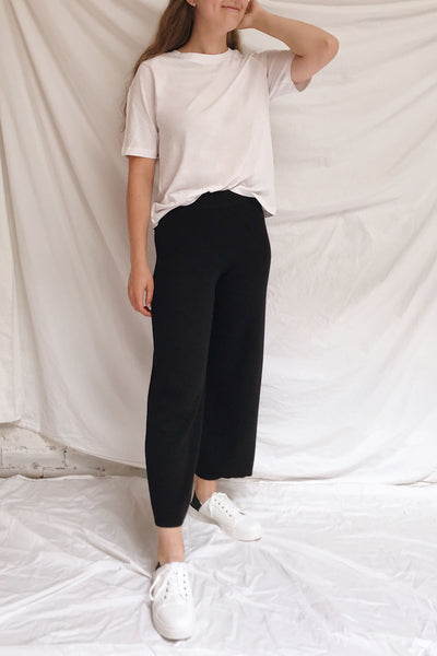 Schore White Organic Cotton T-Shirt | La petite garçonne model look
