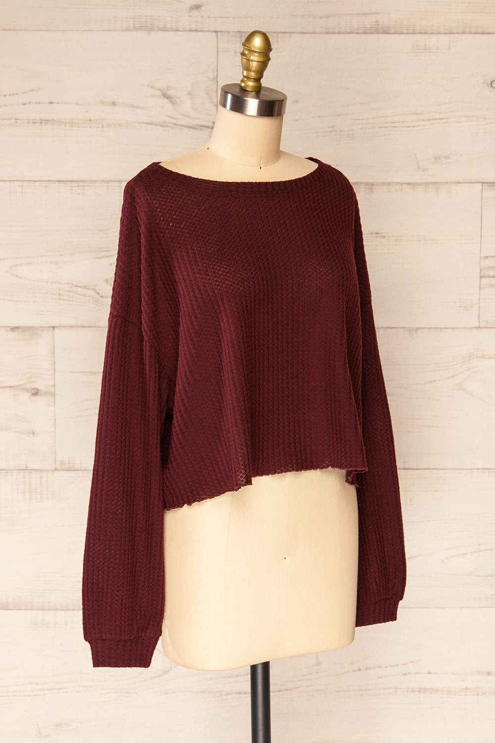 Sepino Burgundy Cropped Knit Sweater | La petite garçonne side view 