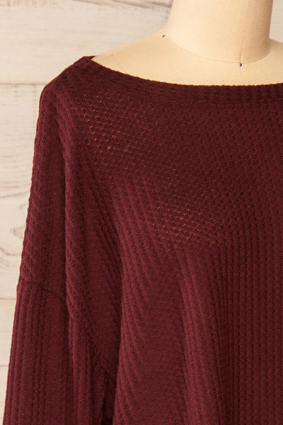 Sepino Burgundy Cropped Knit Sweater | La petite garçonne side close-up