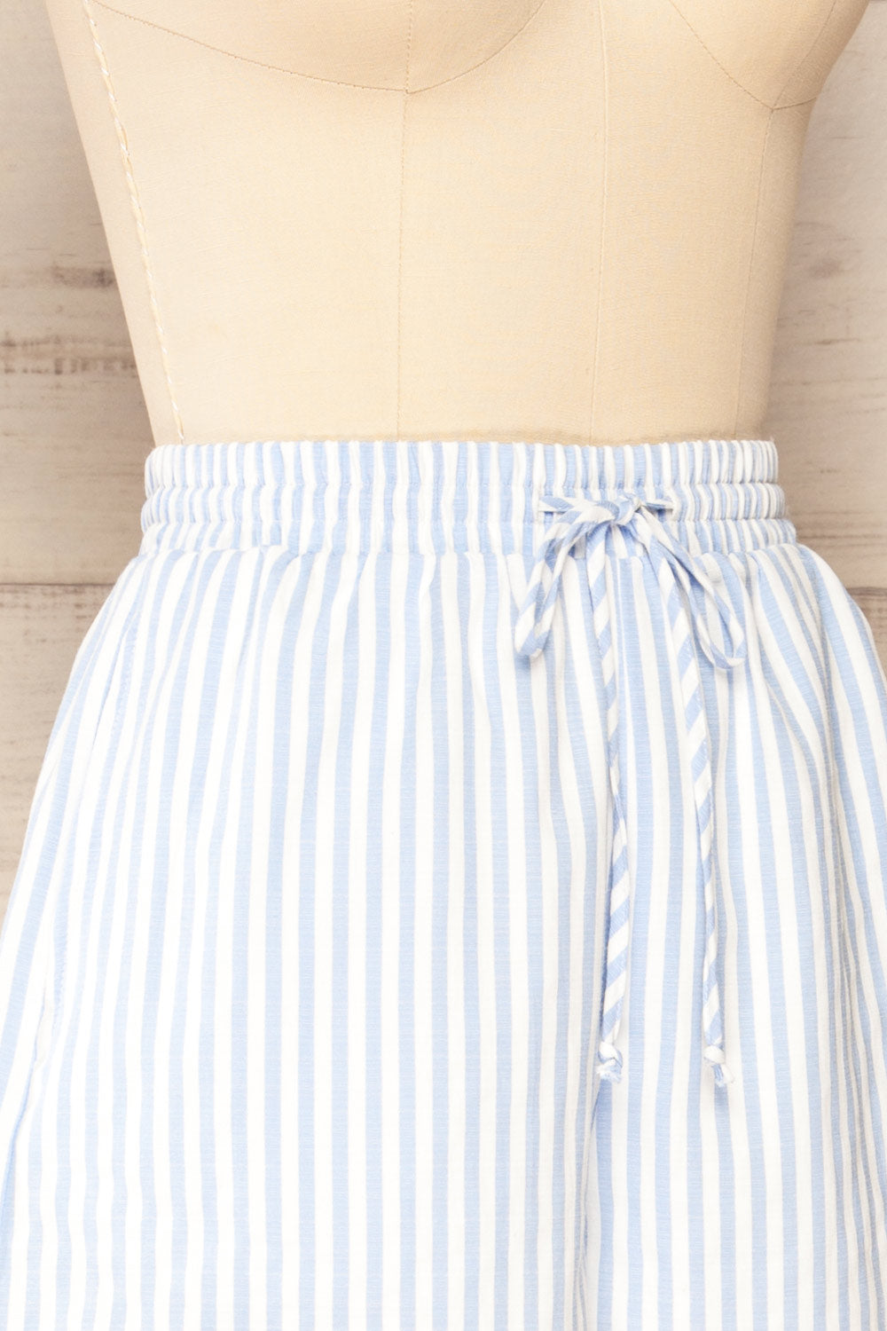 Set Ciney Blue Stripped Shorts & 3/4 Sleeve Shirt | La petite garçonne side close-up