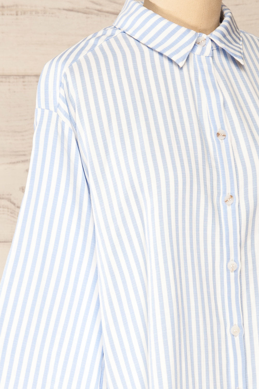 Set Ciney Blue Stripped Shorts & 3/4 Sleeve Shirt | La petite garçonne top side close-up