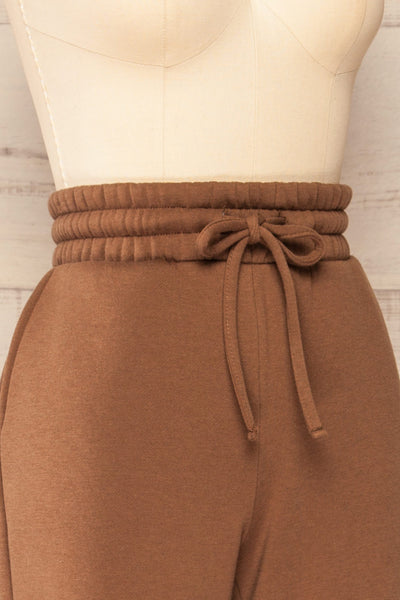 Set Luqa Brown Sweater & Joggers Set | La petite garçonne side close-up