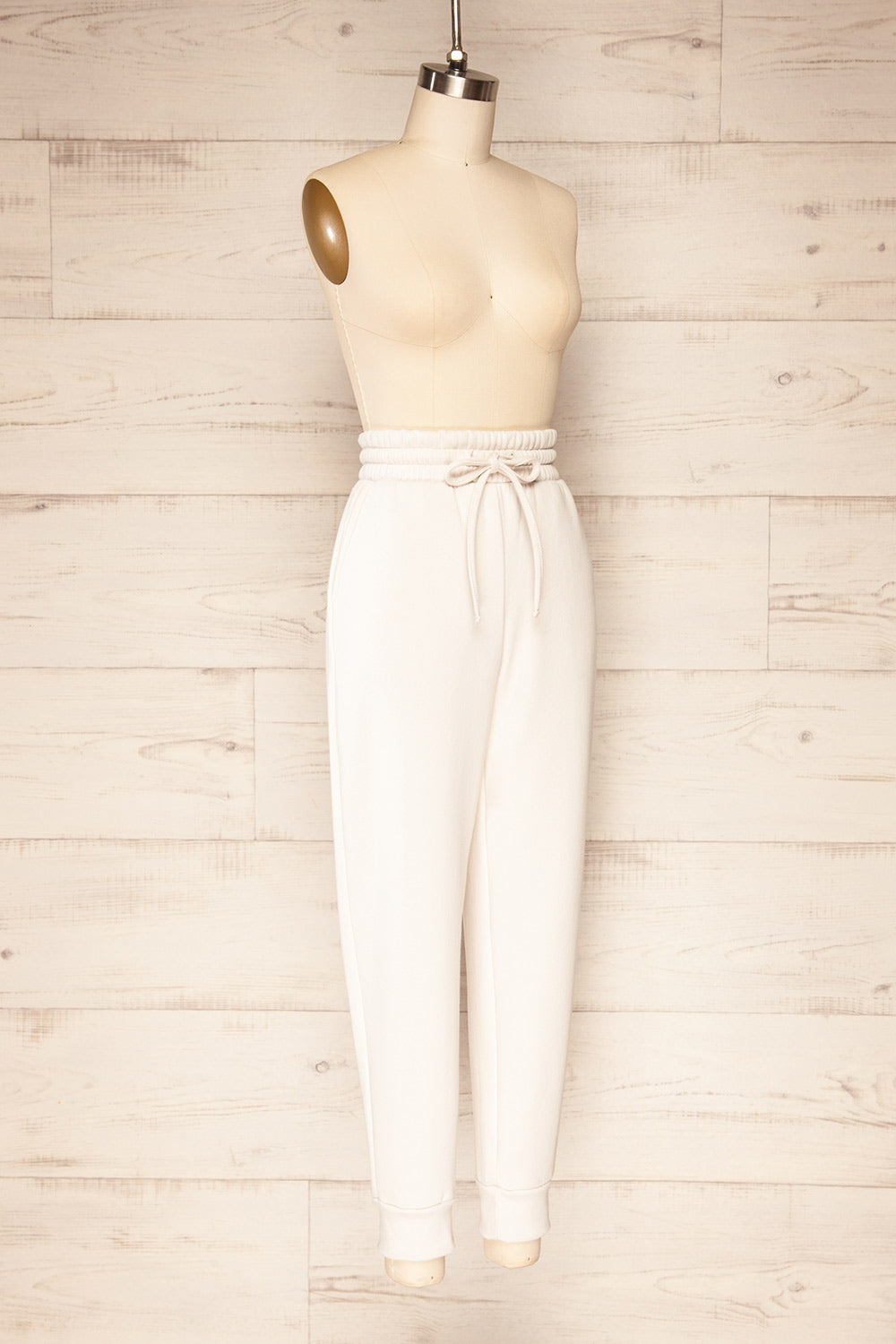 Set Luqa Ivory Sweater & Joggers Set | La petite garçonne side view 