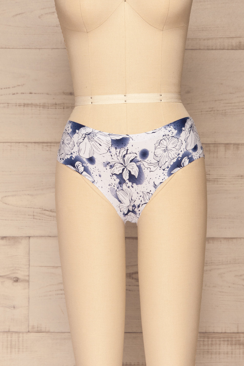 Set Veria Pack of 3 Seamless Undies | La petite garçonne front view flower