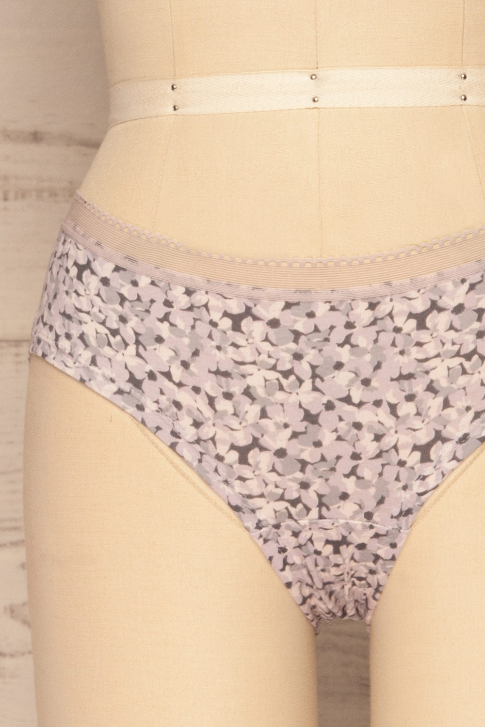 Set Agryz Set of 3 Panties | La petite garçonne flower close up face