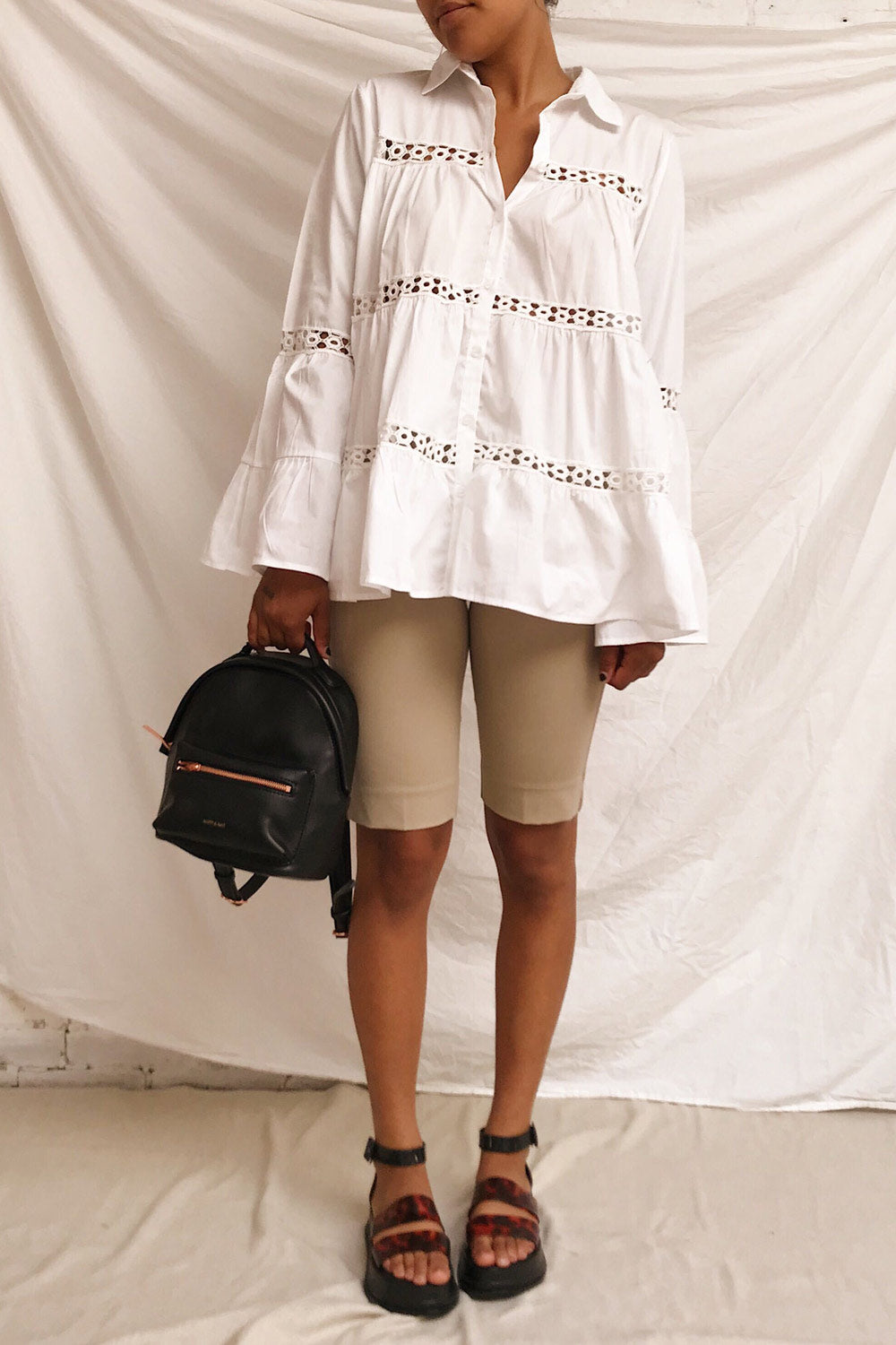 Lieksa Beige Bermuda Shorts w/ Pockets | La petite garçonne model look 1