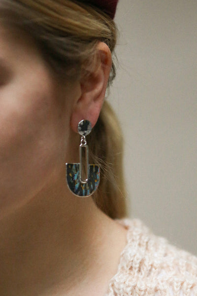 Sic Argenté Silvery Textured Pendant Earrings | La Petite Garçonne