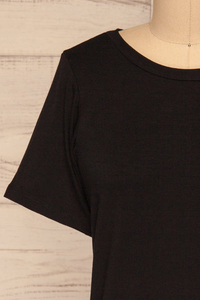Strong Women Black T-Shirt | Haut | La Petite Garçonne front close-up