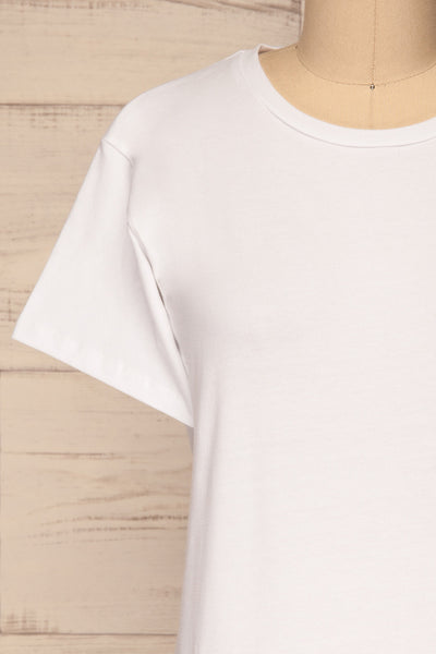 Strong Women White T-Shirt | Haut | La Petite Garçonne front close-up