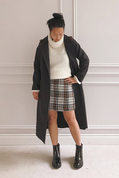 Rennes Cream Knit Turtleneck Sweater | La petite garçonne model