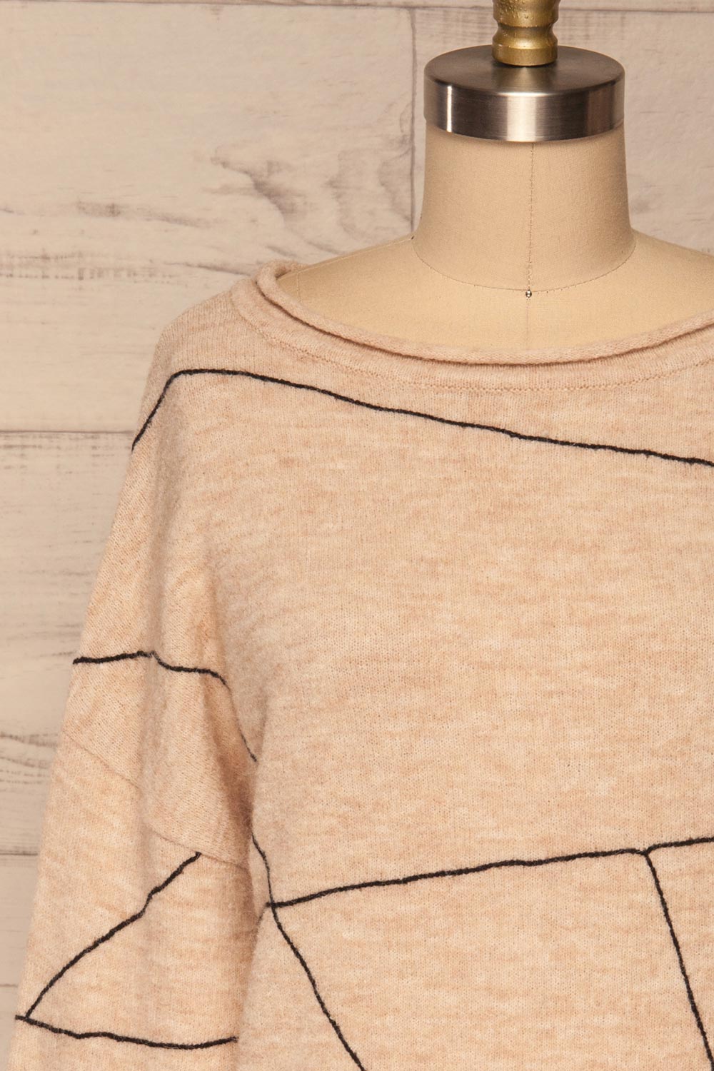 Tarcento Beige Knit Sweater | Tricot Beige front close up | La Petite Garçonne