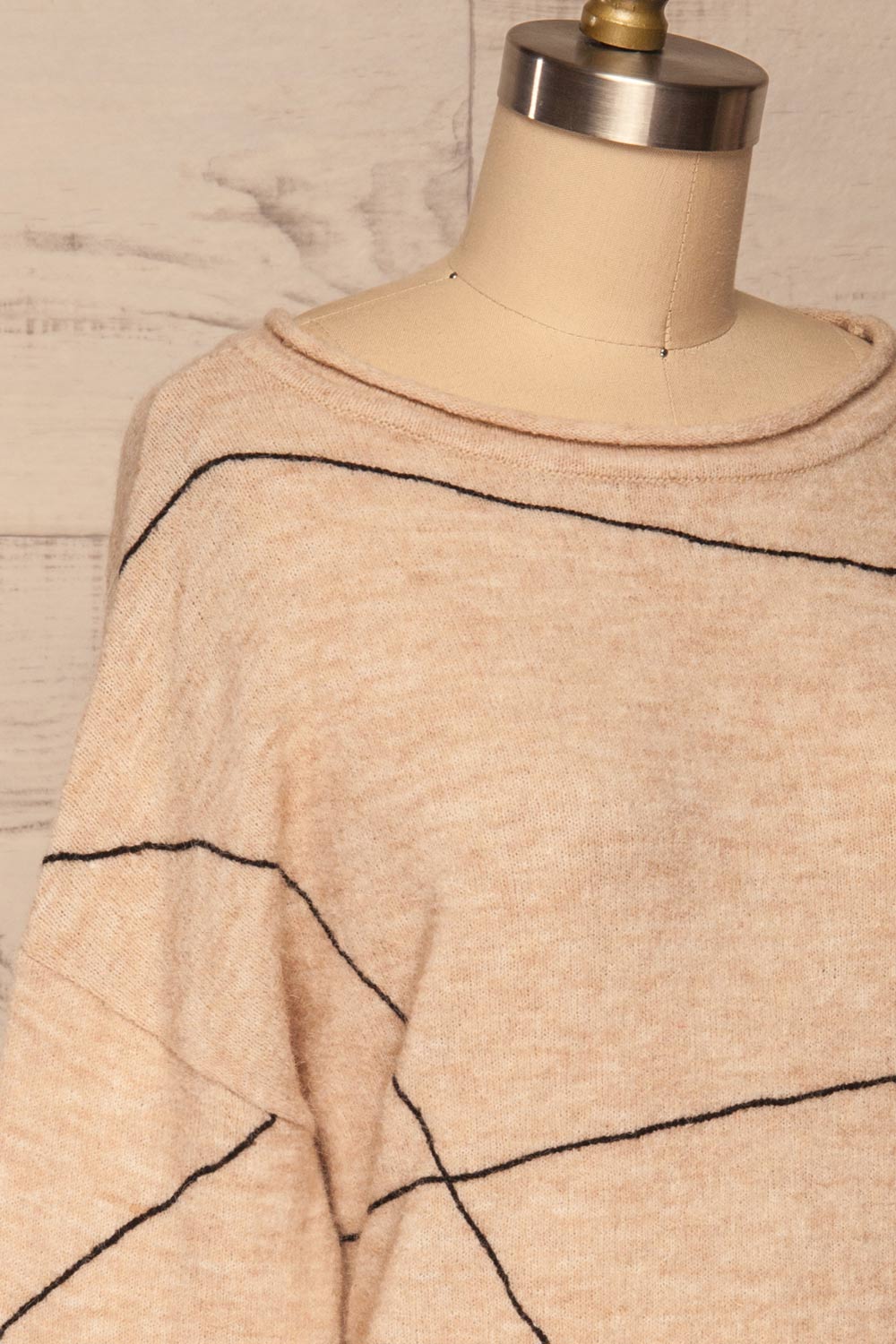 Tarcento Beige Knit Sweater | Tricot Beige side close up | La Petite Garçonne