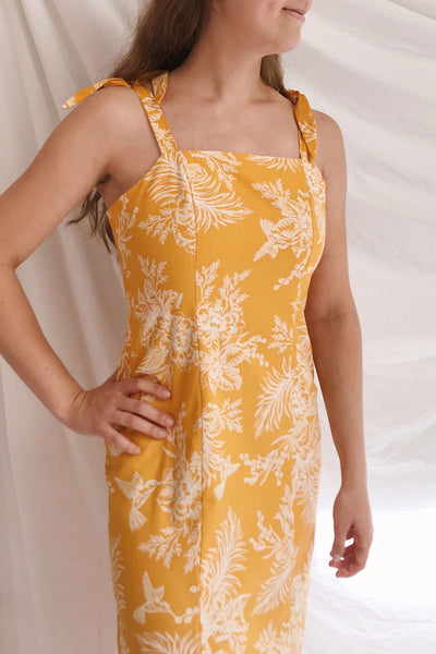 Tarouca Yellow Patterned Midi Dress | La petite garçonne on model