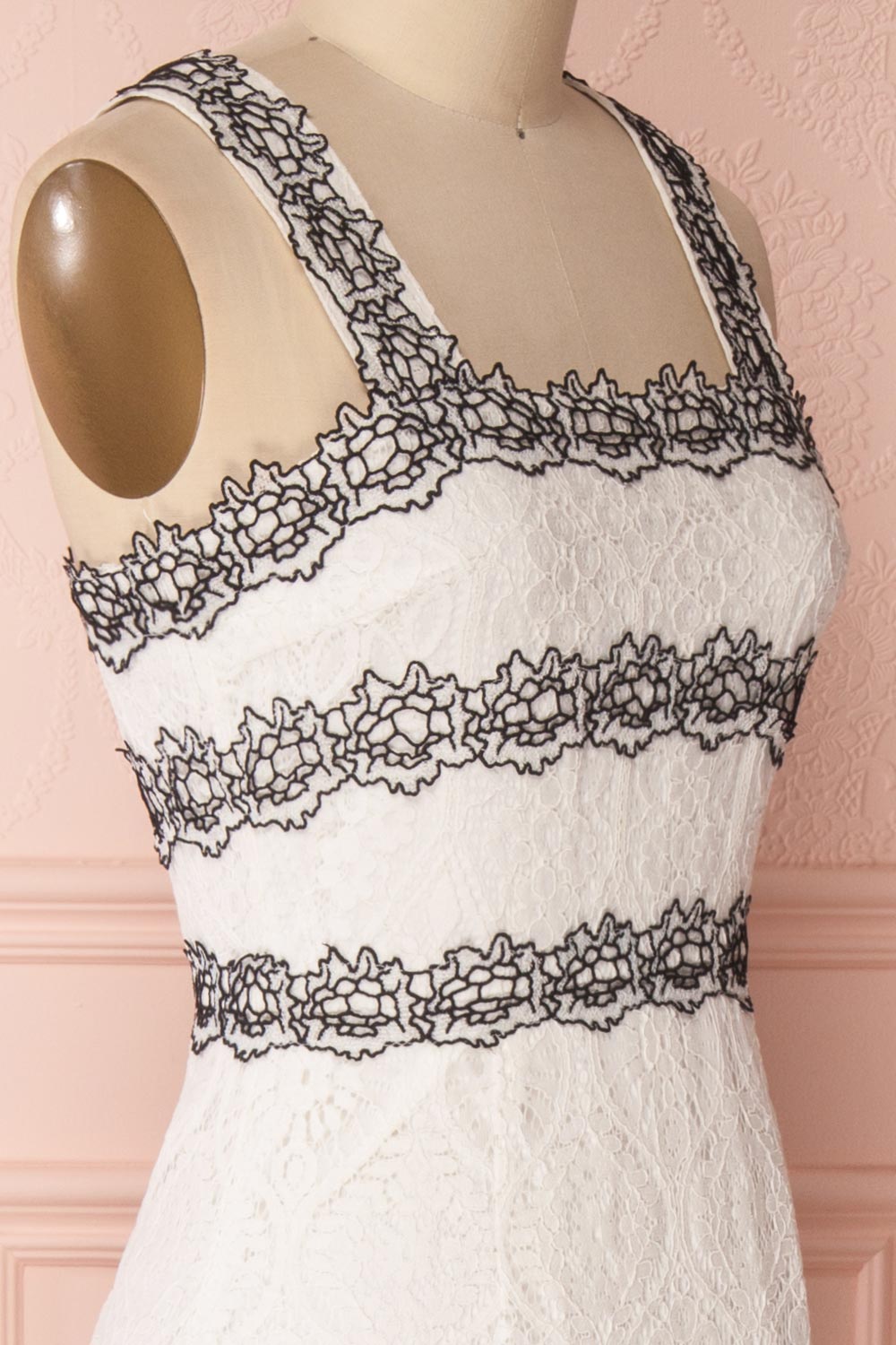 Taurua | White Lace Dress