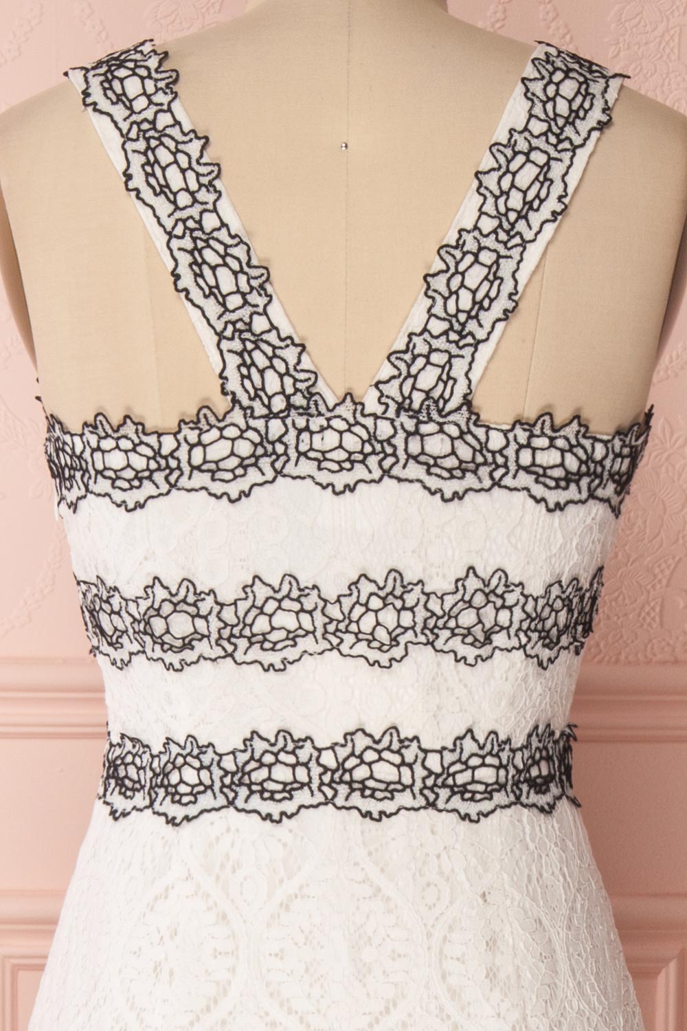 Taurua | White Lace Dress