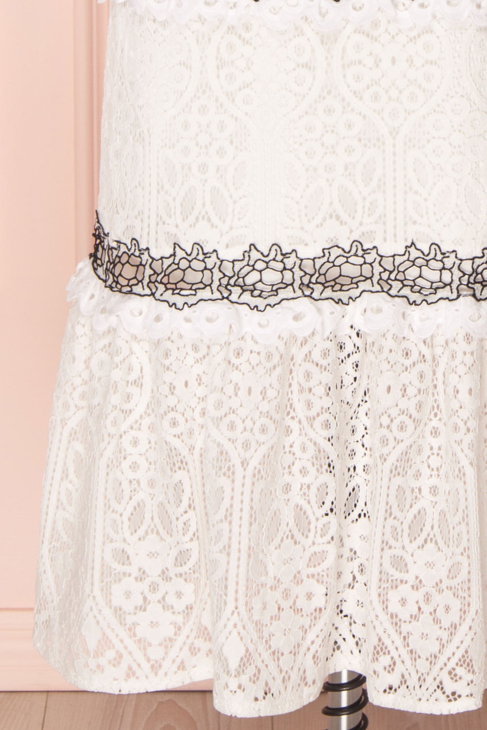 Taurua | White Lace Dress