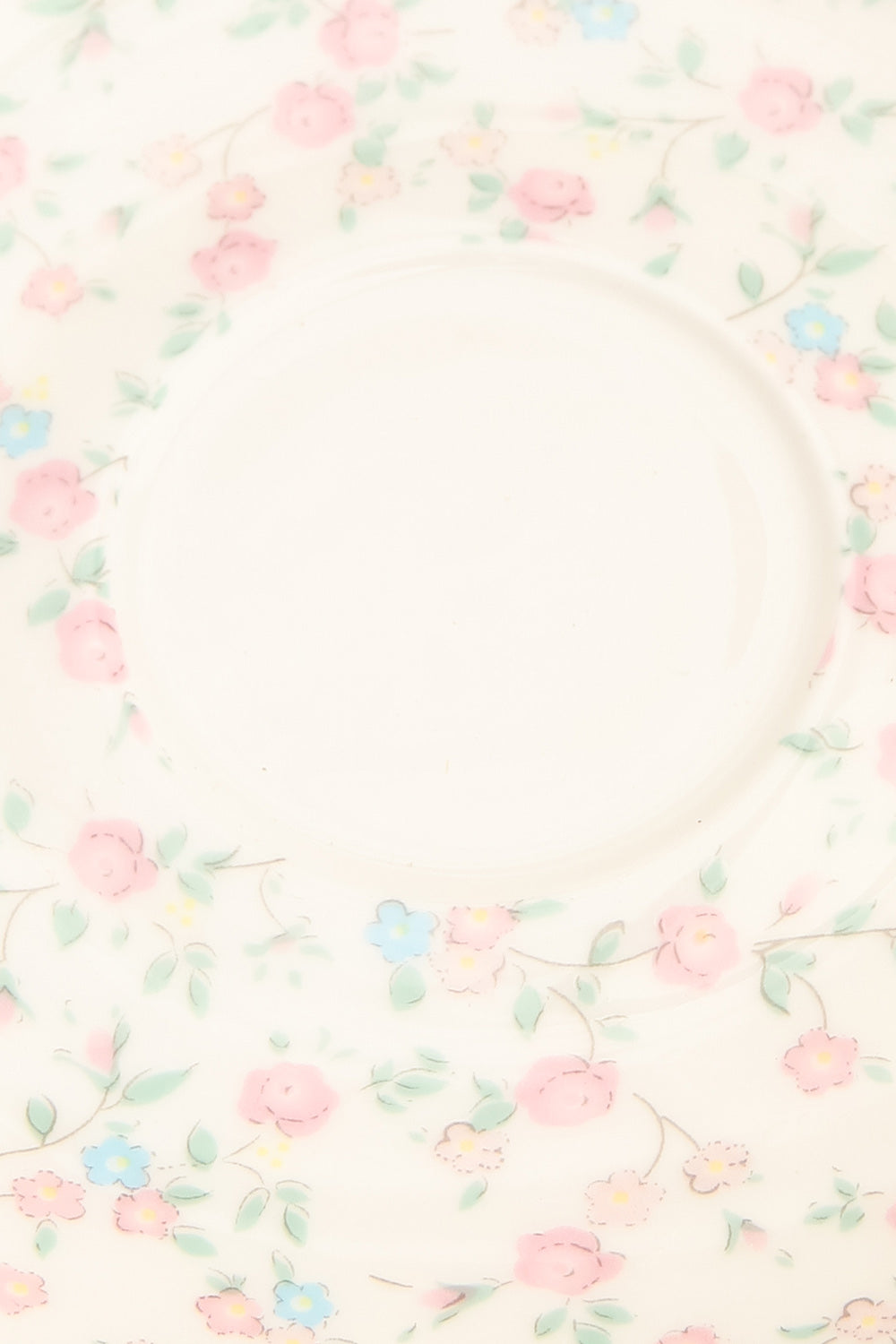 Teacup Candle Rice Flower | La petite garçonne saucer close-up