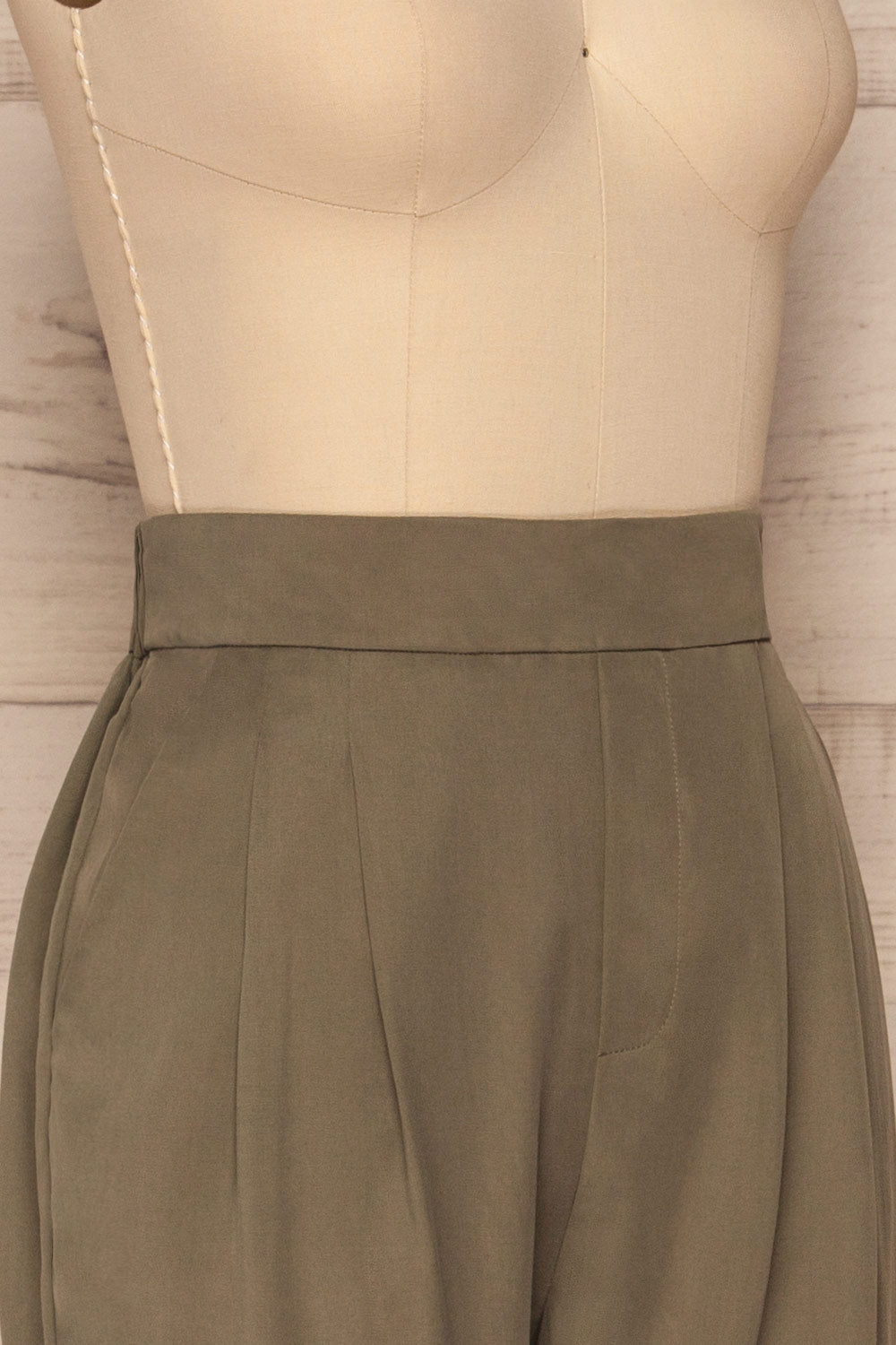 Tintigny Khaki Green Straight Leg Pants | La petite garçonne side close up