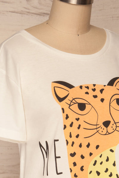 Tollatsch White Cat Print T-Shirt | La petite garçonne side close up