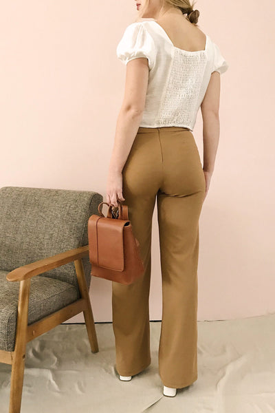 Casita Camel Light Brown High-Waisted Pants | La petite garçonne model back