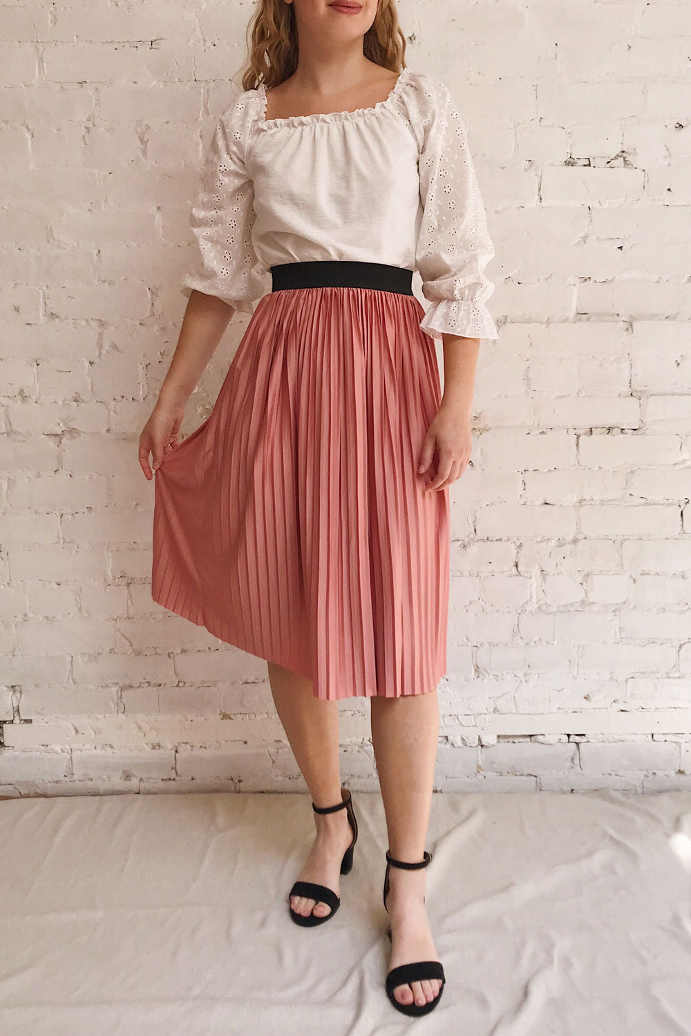 Gouves Pink Pleated Midi Skirt | La petite garçonne on model