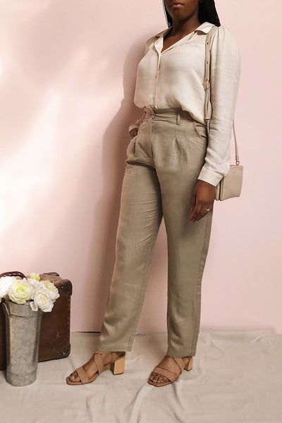 Tver Khaki High-Waisted Pants | La petite garçonne model look