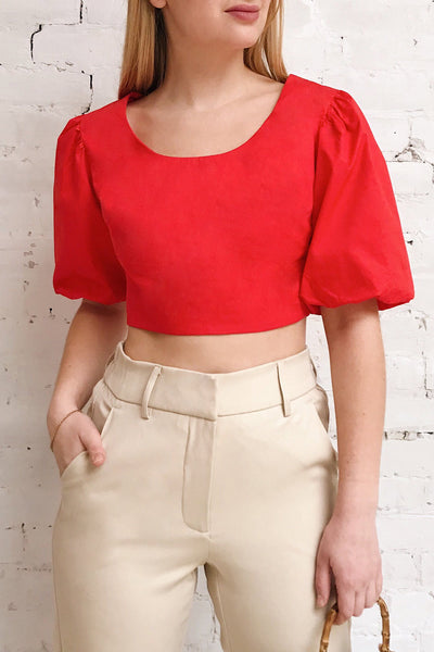 Rydzyna Red Short-Sleeved Crop Top | La petite garçonne model close up