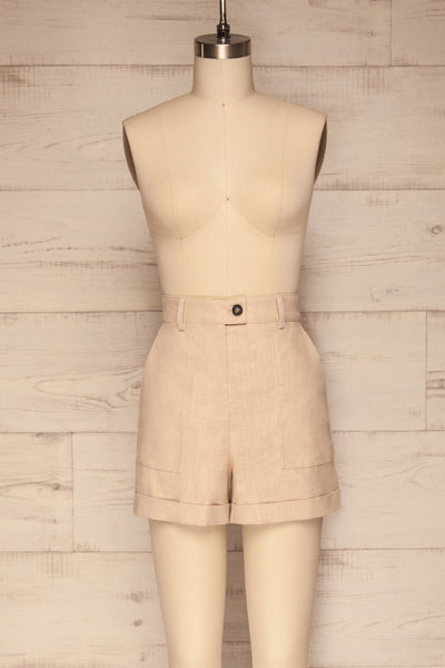 Tuam Beige Linen Cuffed Shorts w/ Pockets | La petite garçonne front view