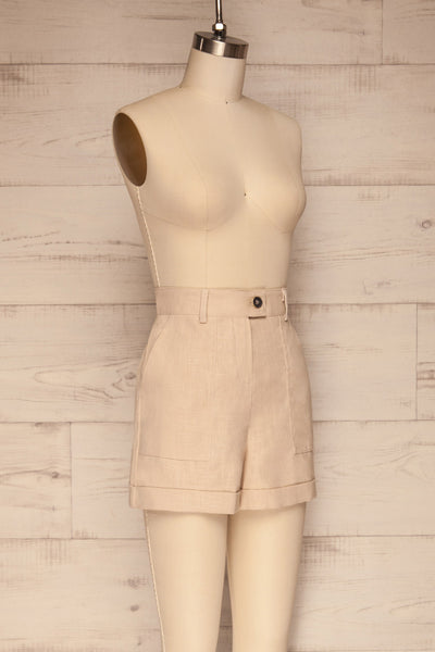 Tuam Beige Linen Cuffed Shorts w/ Pockets | La petite garçonne side view