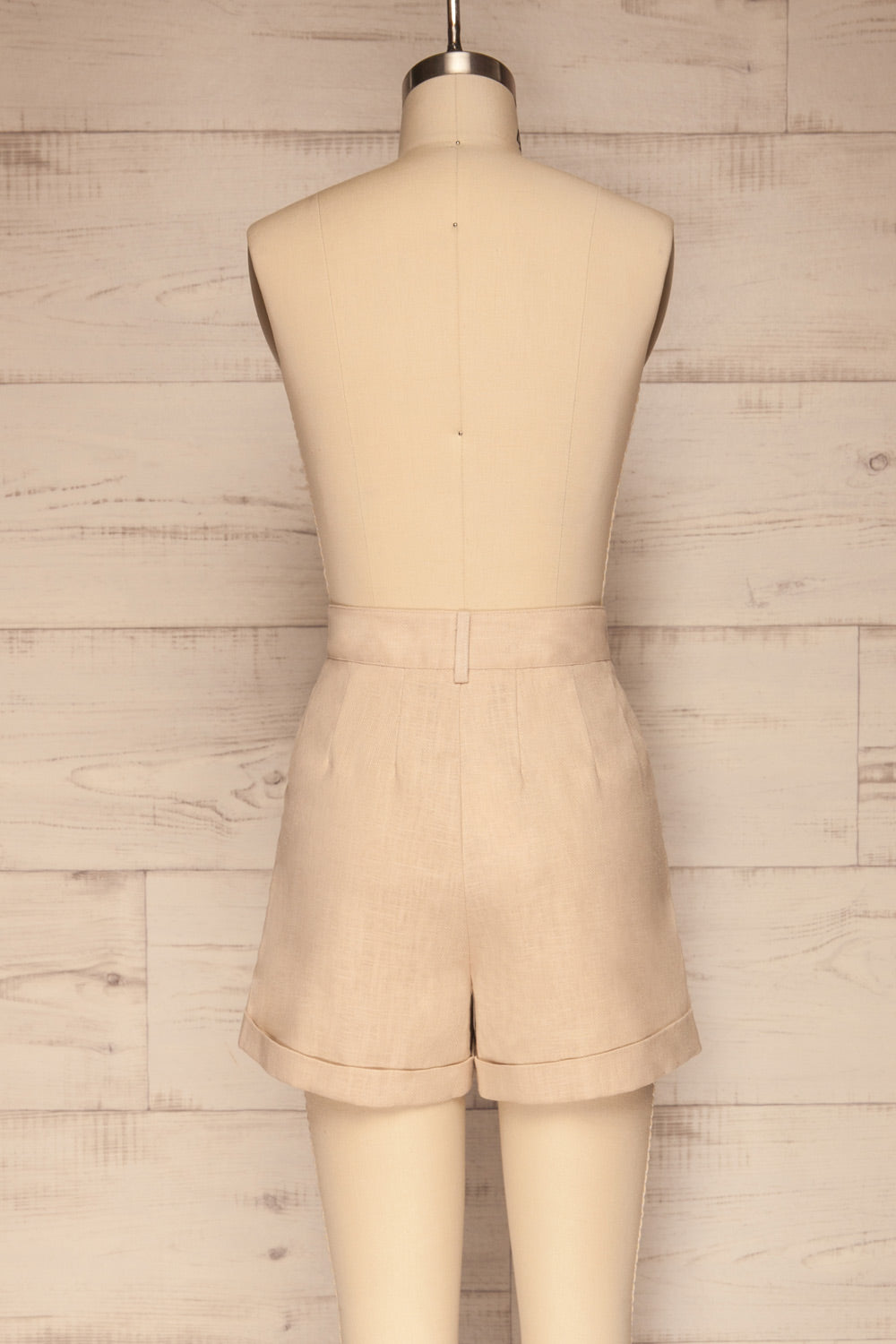 Tuam Beige Linen Cuffed Shorts w/ Pockets | La petite garçonne back view