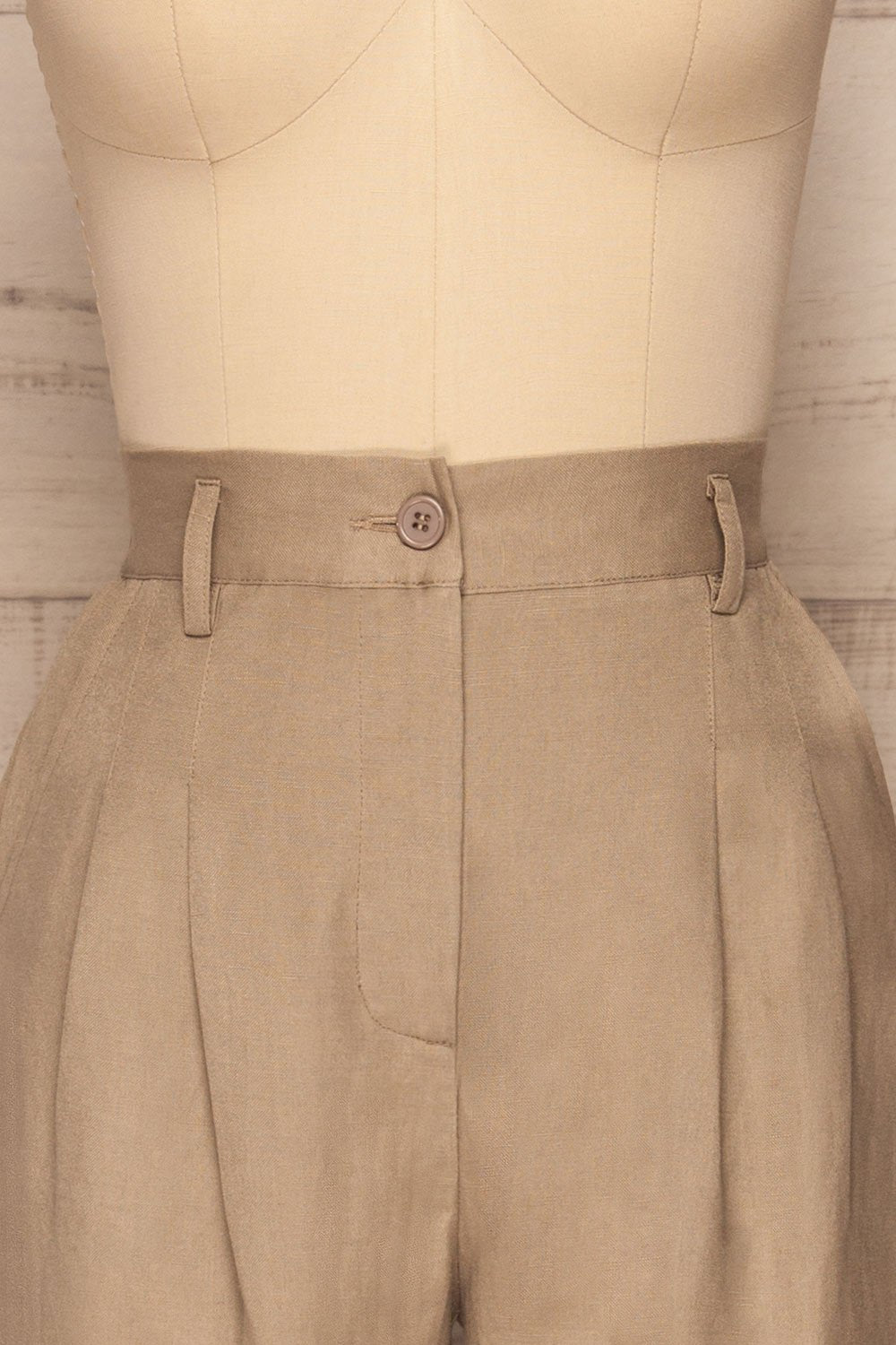 Tver Beige High-Waisted Straight Leg Pants front close up | La petite garçonne