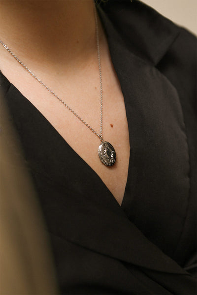 Uncatio Argenté Silvery Locket Pendant Necklace | Boutique 1861 2