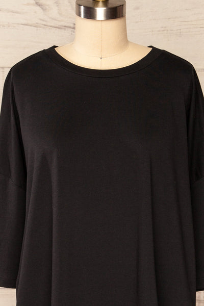 Vasto Black Oversized T-Shirt | La petite garçonne front close up