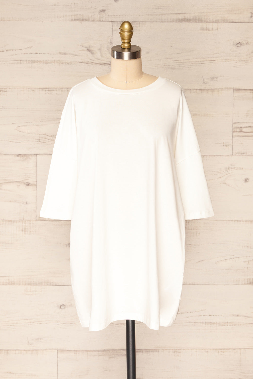 Vasto White Oversized T-Shirt | La petite garçonne front view