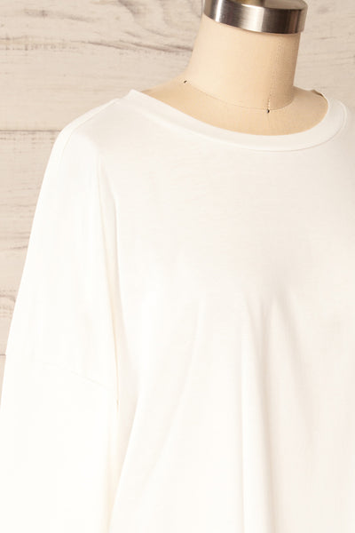 Vasto White Oversized T-Shirt | La petite garçonne side close up