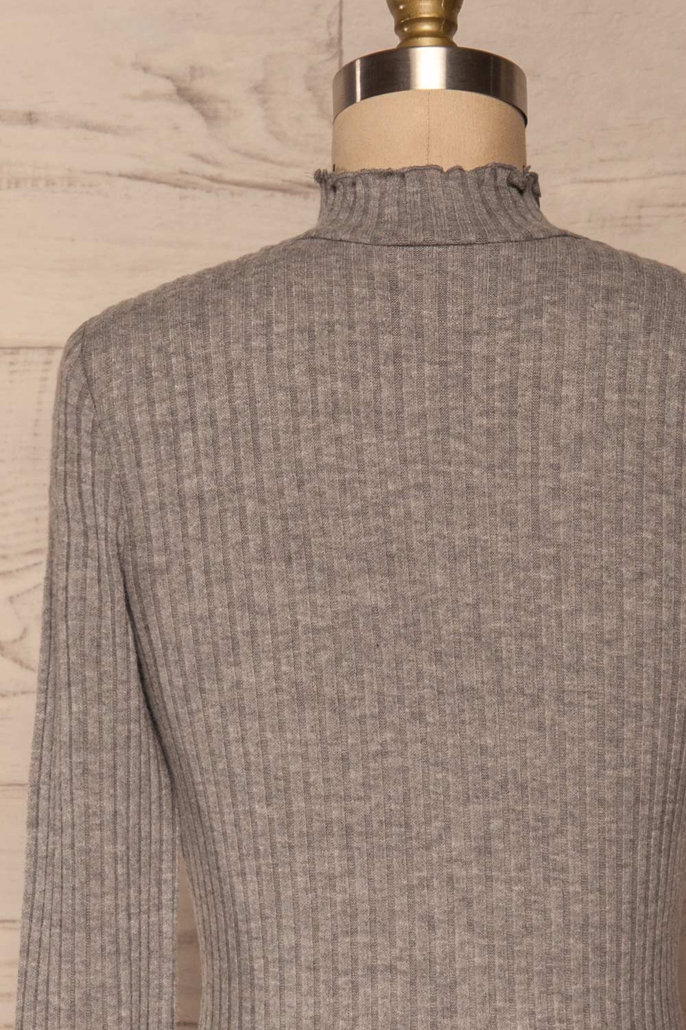 Vijandi Grey Mock Neck Top | Haut Gris back close up | La Petite Garçonne