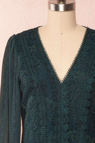 Winifred Emerald Lace Dress | Robe Cocktail front close up | Boutique 1861