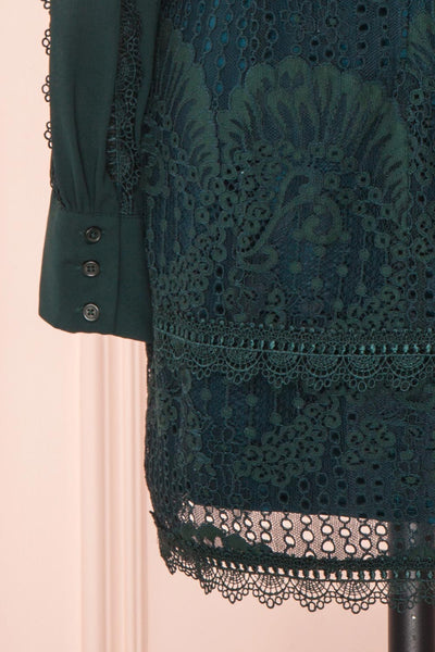 Winifred Emerald Lace Dress | Robe Cocktail sleeve close up | Boutique 1861