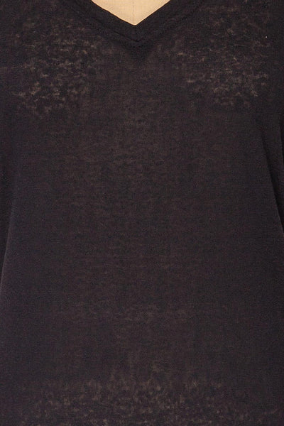 Winona Navy Blue V-Neck T-Shirt | La petite garçonne fabric